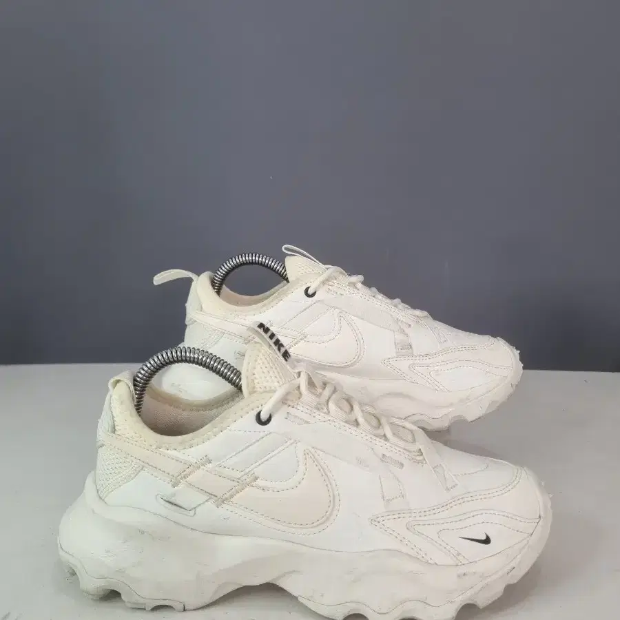 효자빈티지 235 나이키 TC7900