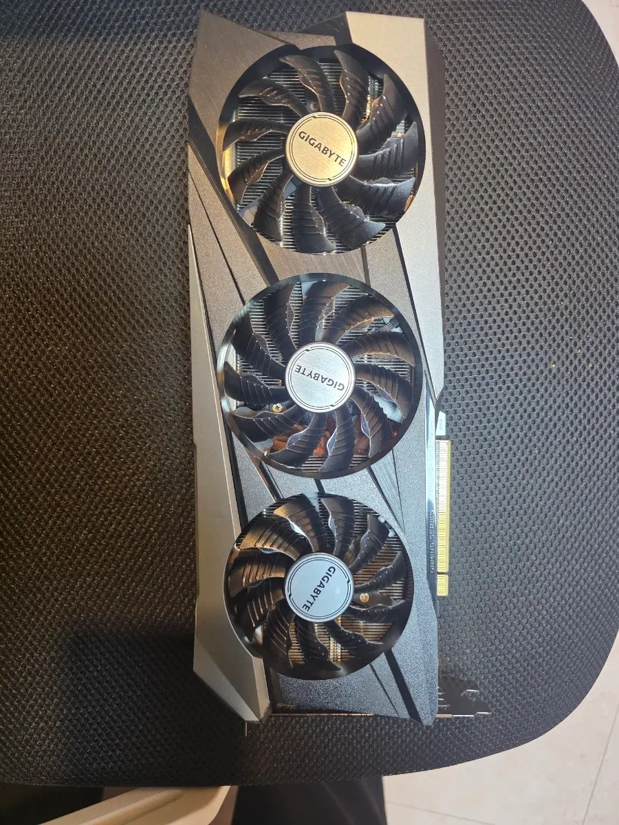 GIGABYTE RTX 3070 Ti 그래픽카드