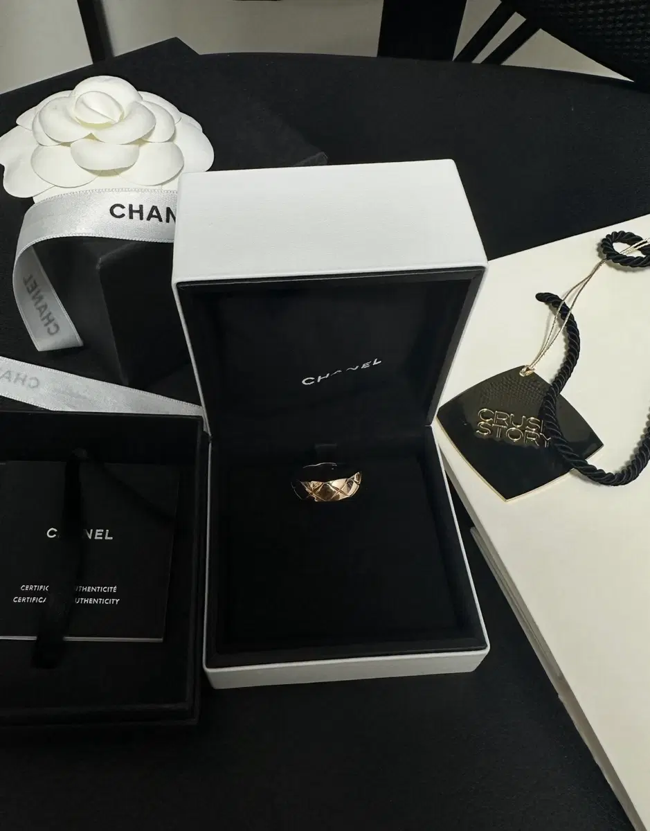 24 Year Chanel Coco Crush Ring Beige Gold