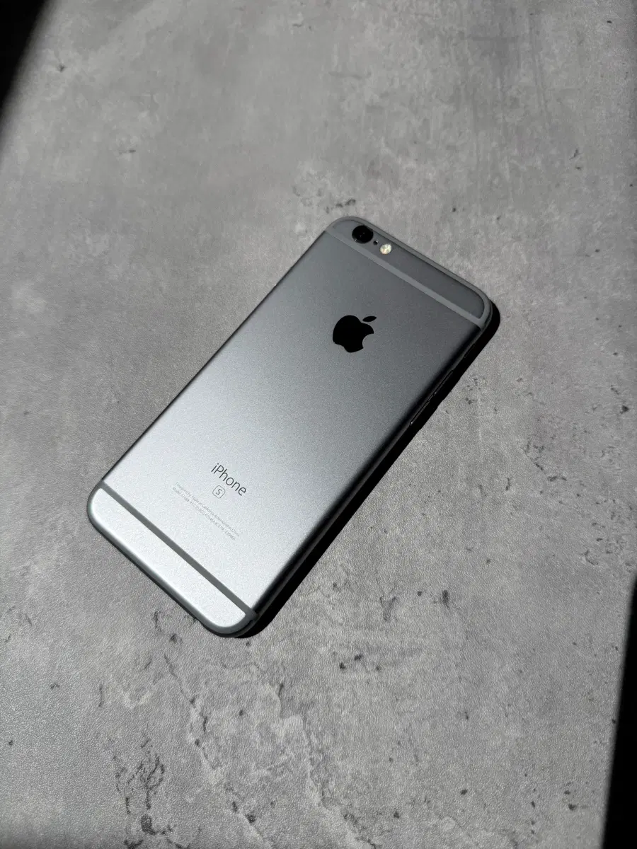 S급/무음카메라 아이폰6s 스그 64GB 배터리100% (해외판)