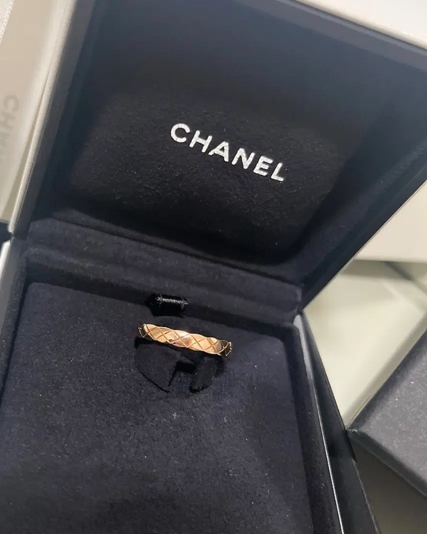 Chanel Coco Crush Mini Ring Beige Gold 18k Size 57 Authentic