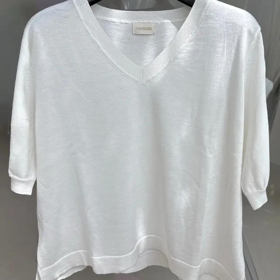 몽또또 Rohe V-Neck Knit