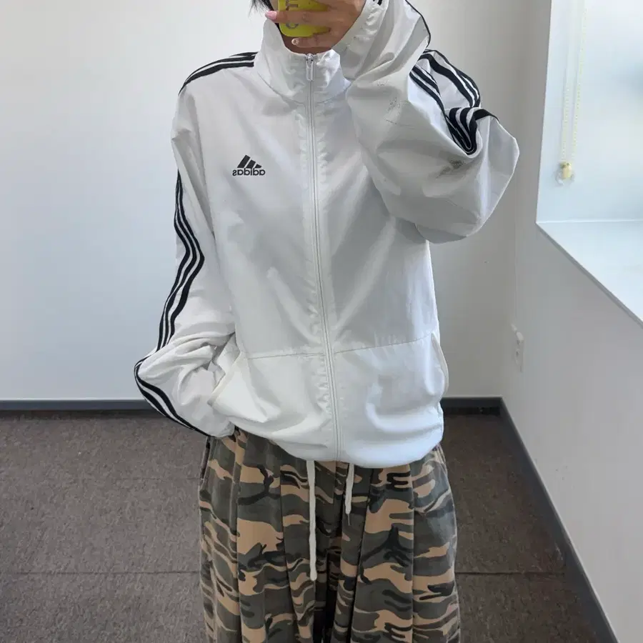 Adidas 아디다스 삼각로고 화이트 바람막이