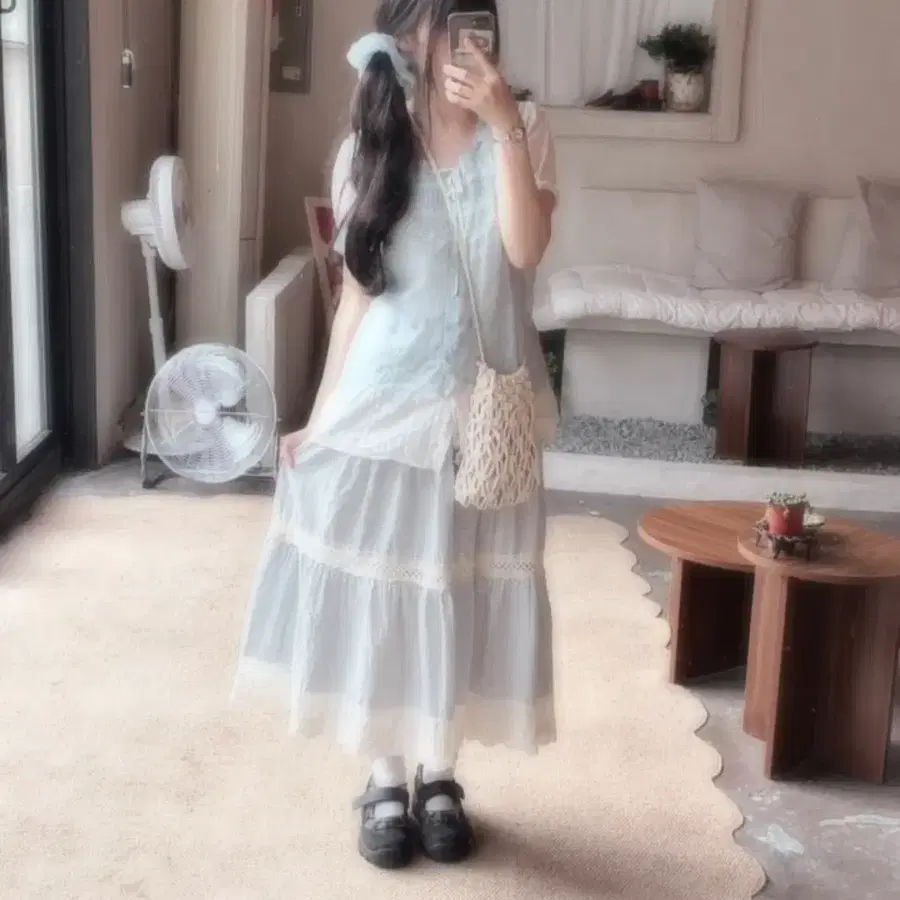 택포 화이트 블라우스 가방 허리끈 여리여리 에겐녀 코디 모리걸 레이어드