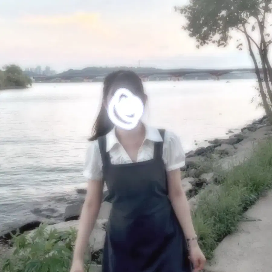 택포 화이트 허리끈 블라우스 레이어드 코디템 기본템
