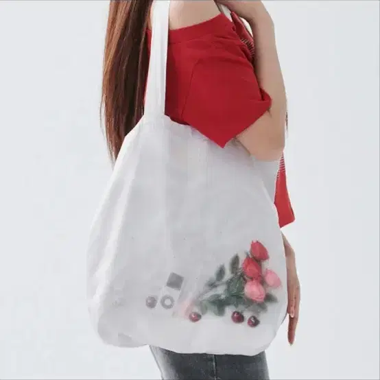 이스케이프프롬 새틴 쇼퍼백