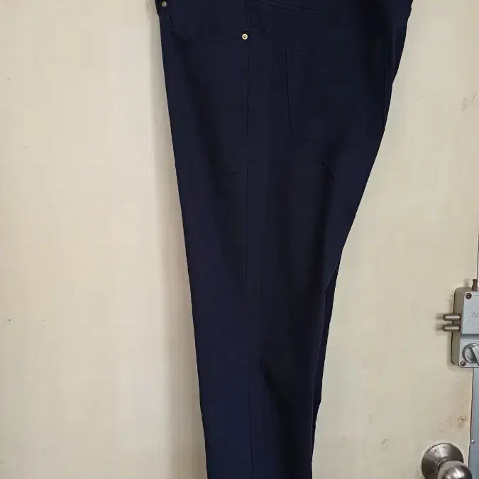 헤네스남성청바지.새옷.38싸이즈기장109센치