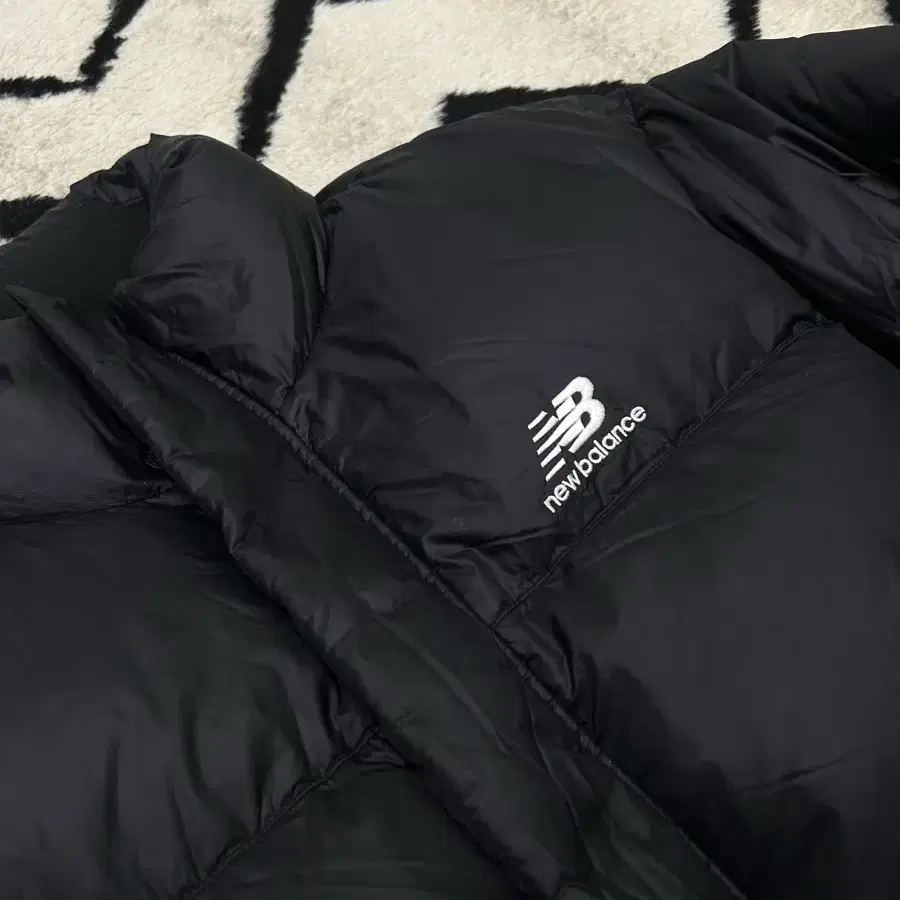 [L]뉴발란스 액티브 하이퍼 구스 패딩/블랙