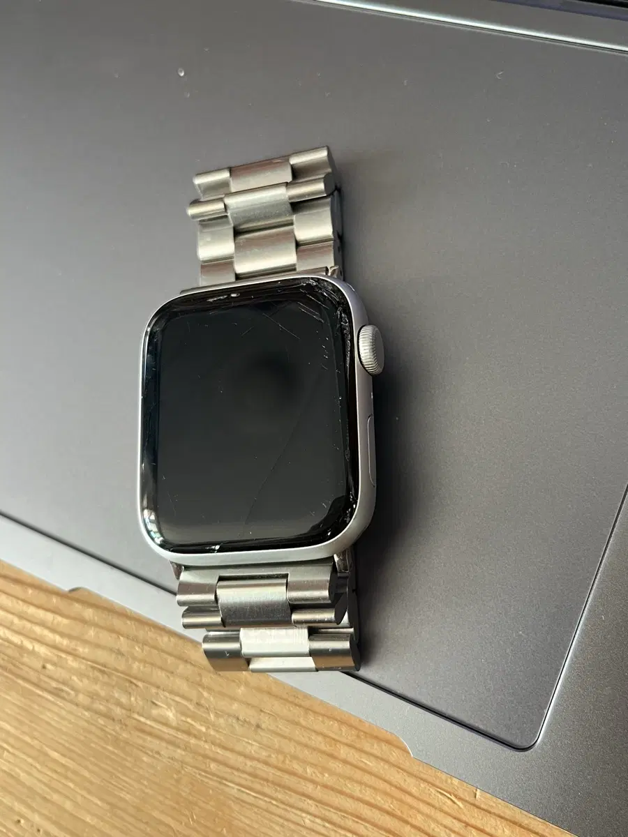 애플워치 SE 2세대 44mm GPS 판매합니다.