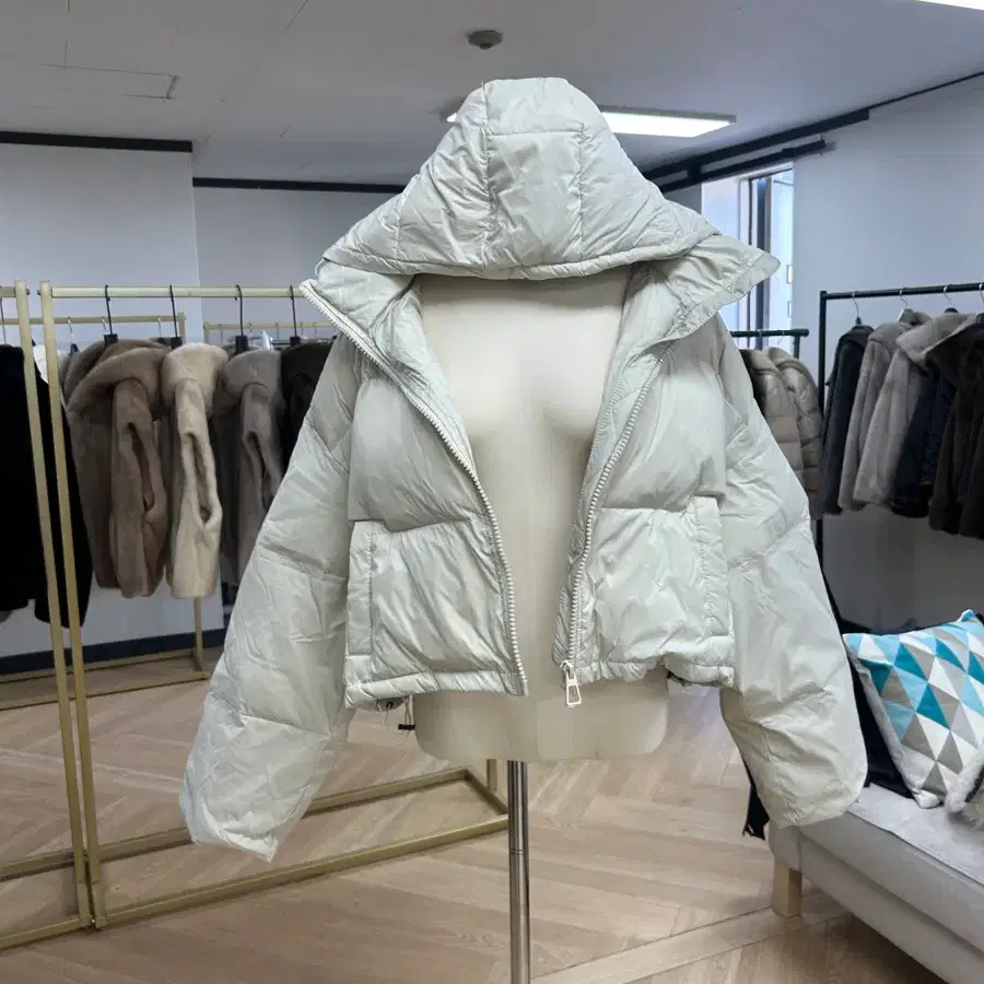 [미착용새상품] 여성 오리털 숏패딩 Free size