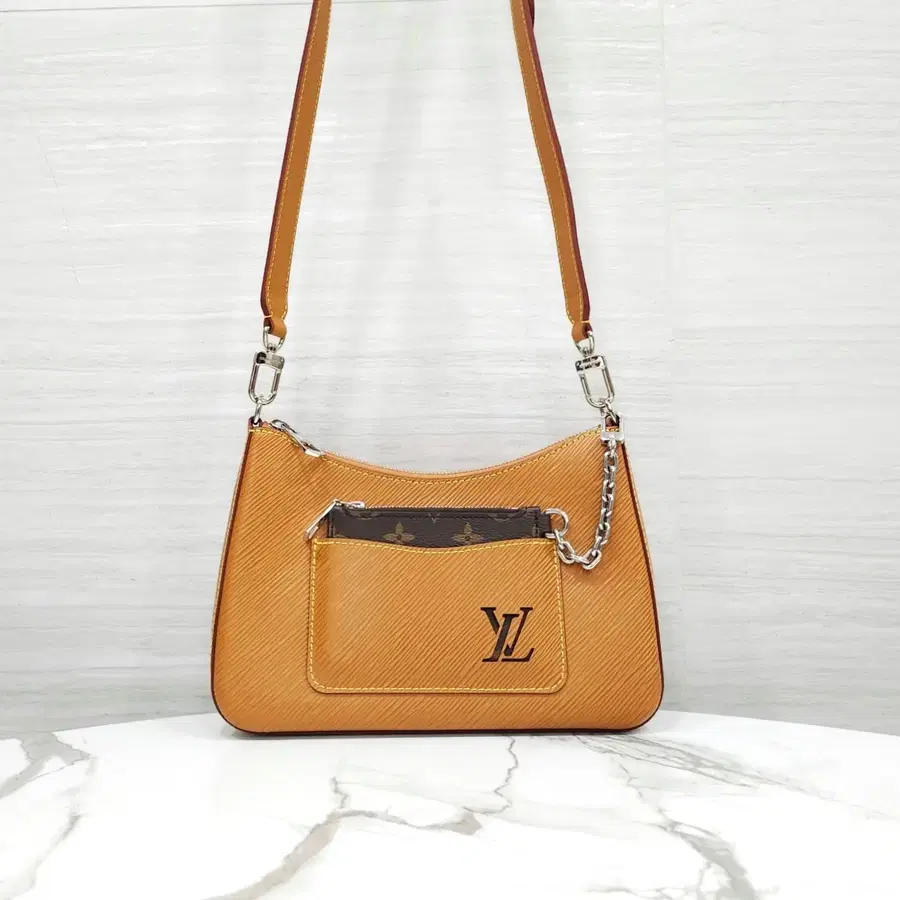 루이비통 LV 마렐 에피 숄더백 골드 미엘 M80794
