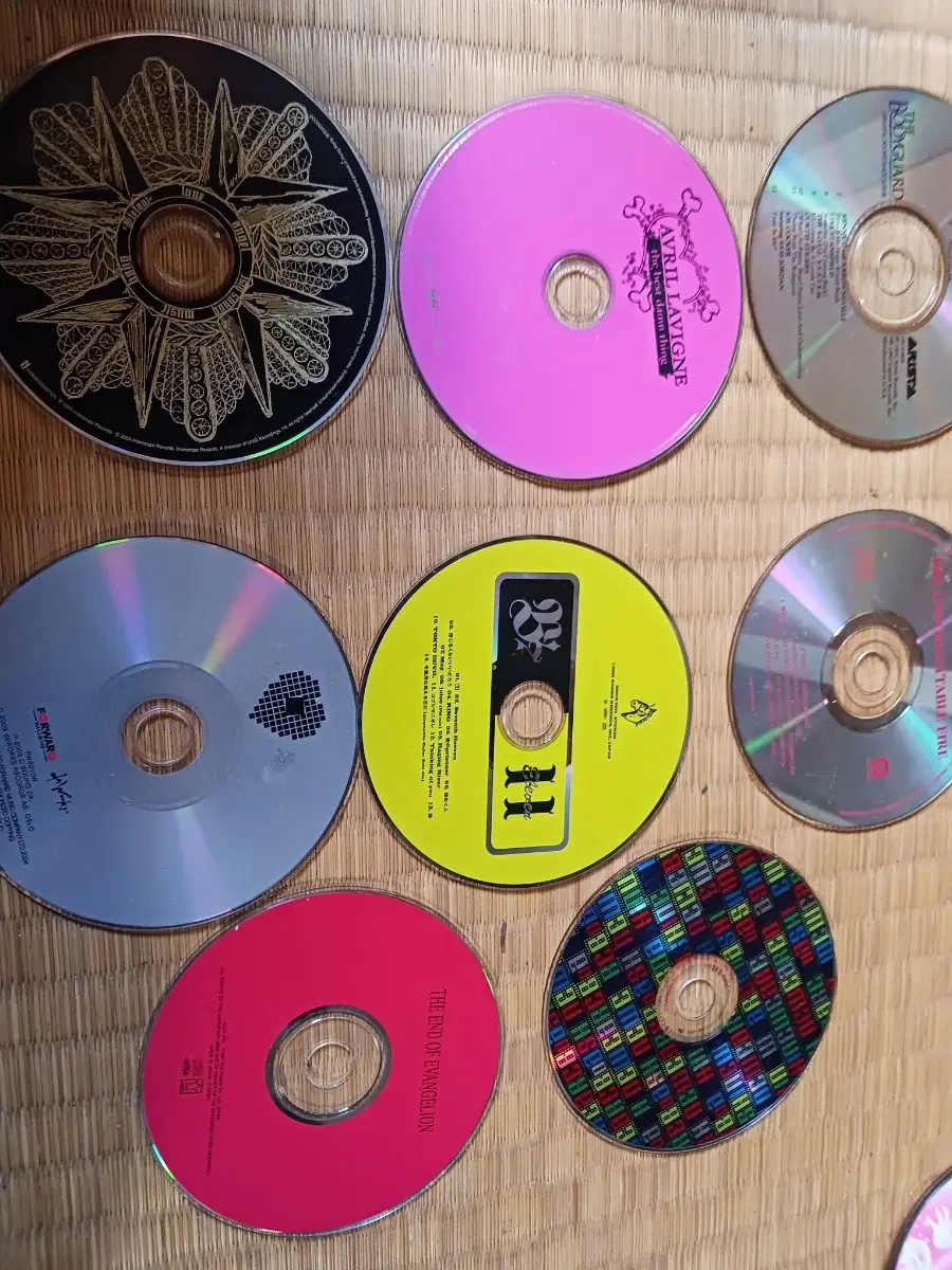 CD 앨범 모음 (아브릴 라빈, 더 큐어, 록 앨범 등)