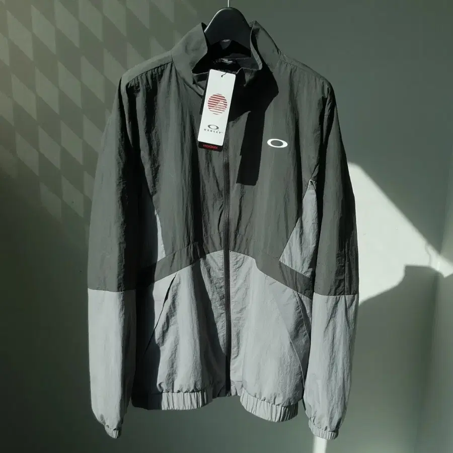 Oakley Enhance Active Wind JK
