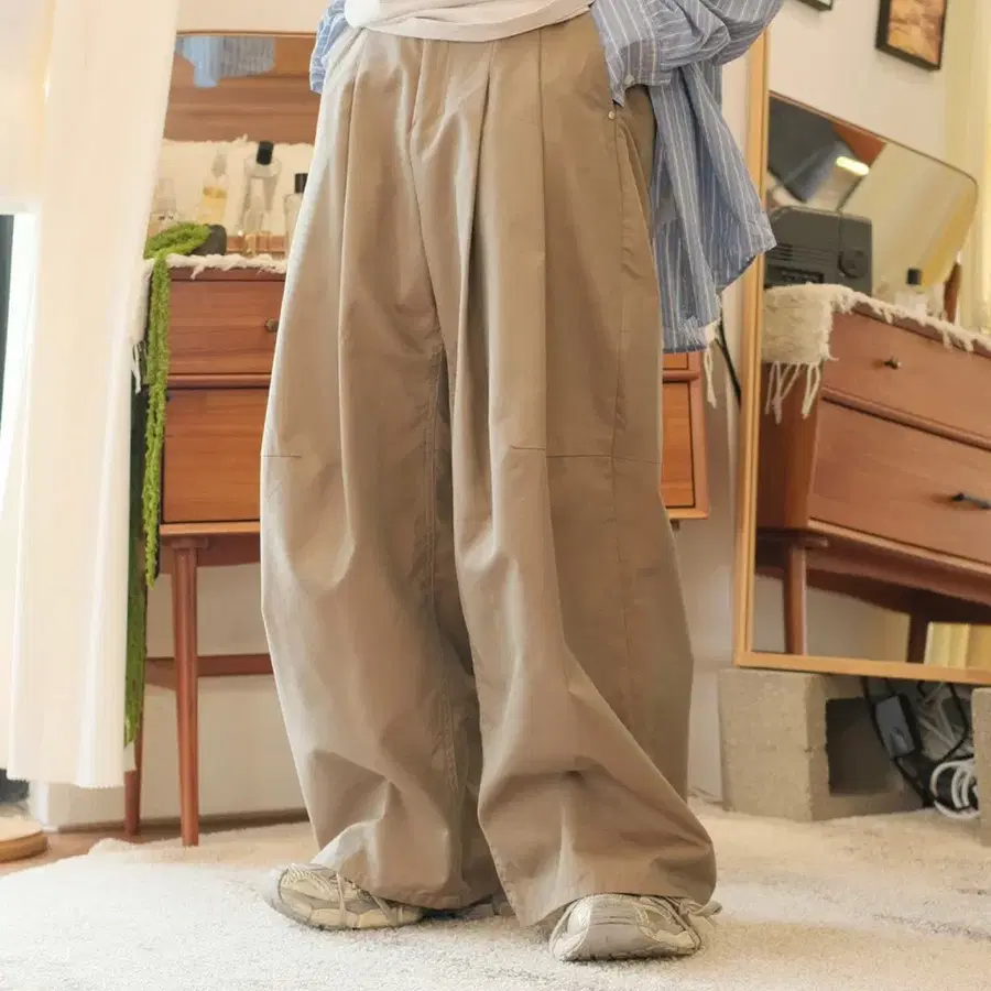 신야코즈카 23aw 하이 배기 팬츠