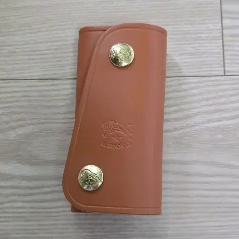 일비종떼 일비존테 IL BISONTE 가죽 키케이스 키홀더