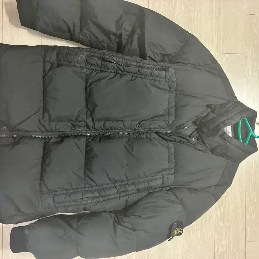 스톤아일랜드 20fw 크링클랩스 논후드 패딩 블랙 L