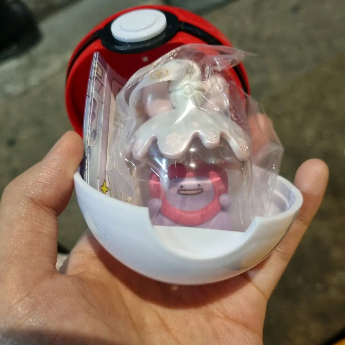 포켓몬 팝업 메타몽 오너먼트 콩닥콩닥중 판매
