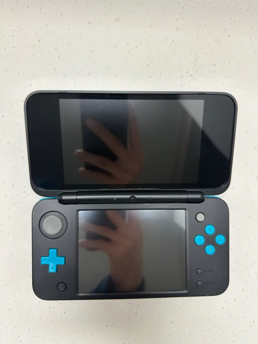 닌텐도 new 2ds xl (스크린 기스없음)