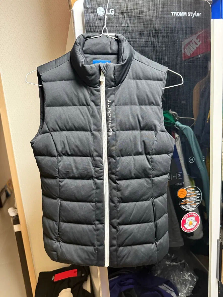 J.LINDEBERG 경량 패딩 조끼 블랙 S