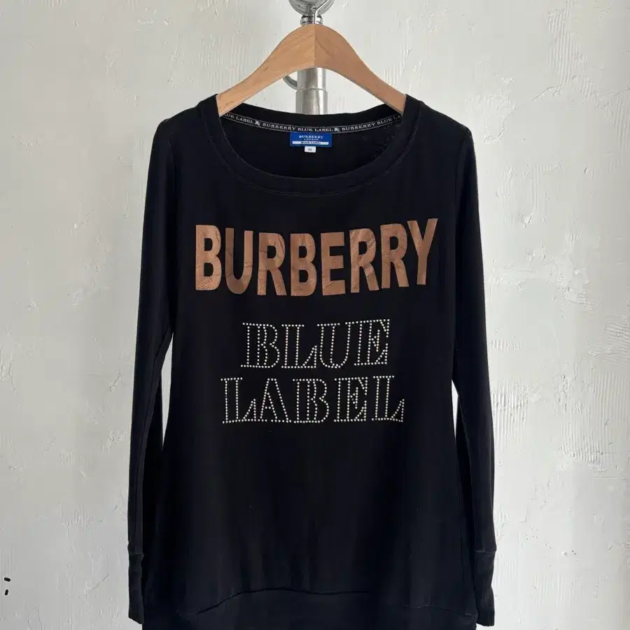 Burberry 버버리 블루라벨 블랙 로고 롱슬리브