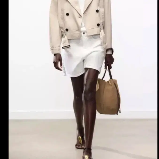 ZARA 크롭 자켓 베이지