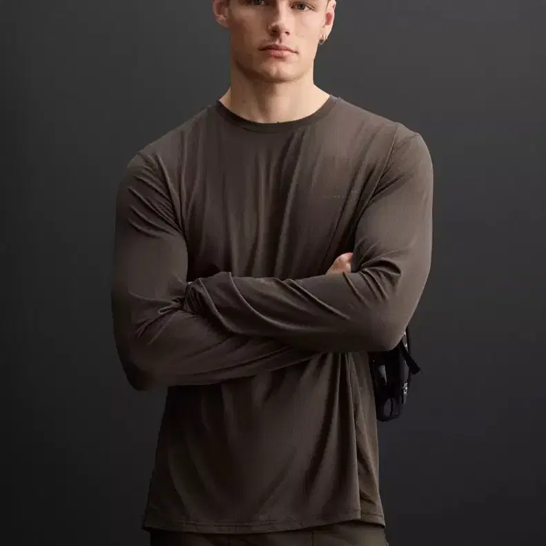 ZARA ATHLETICZ 펀칭 긴소매 티셔츠 브라운 M