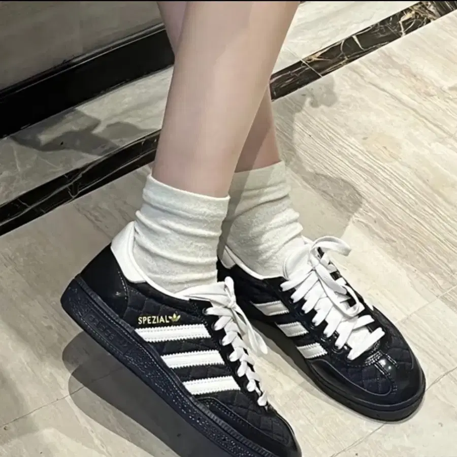 아디다스 퀄팅 스페지알 235