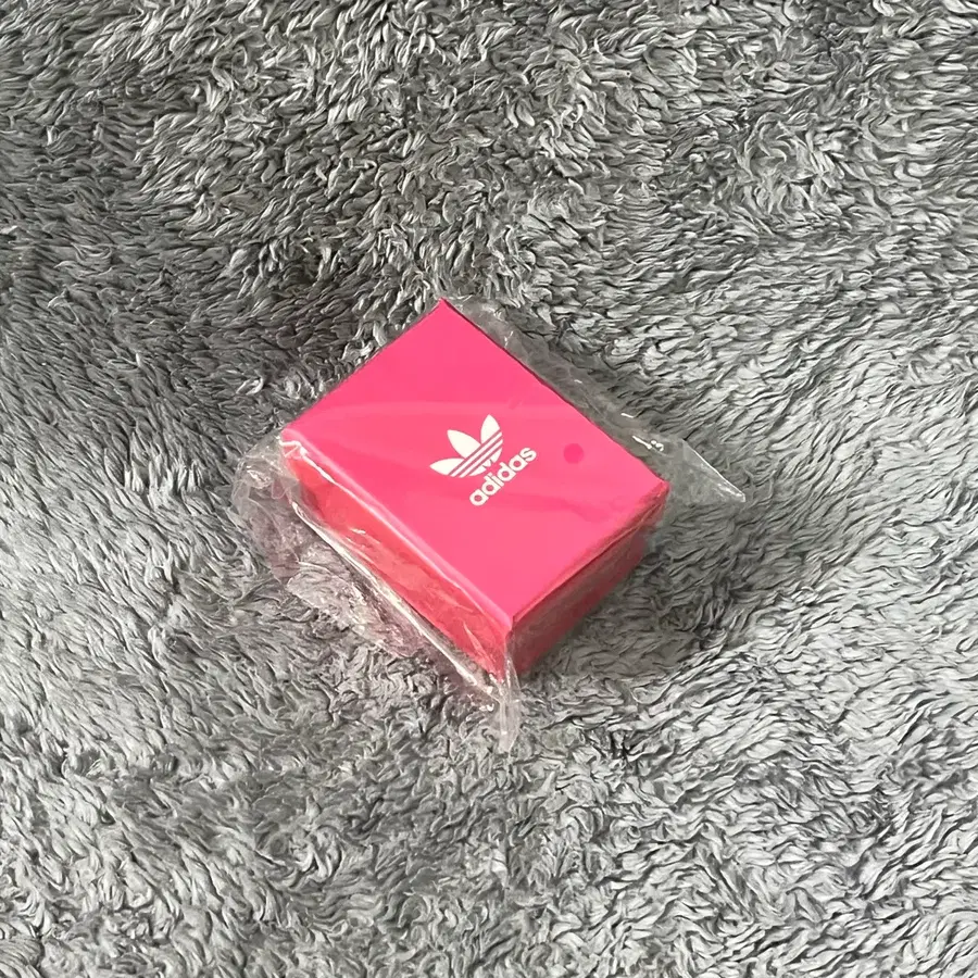 아디다스 신발 키링?