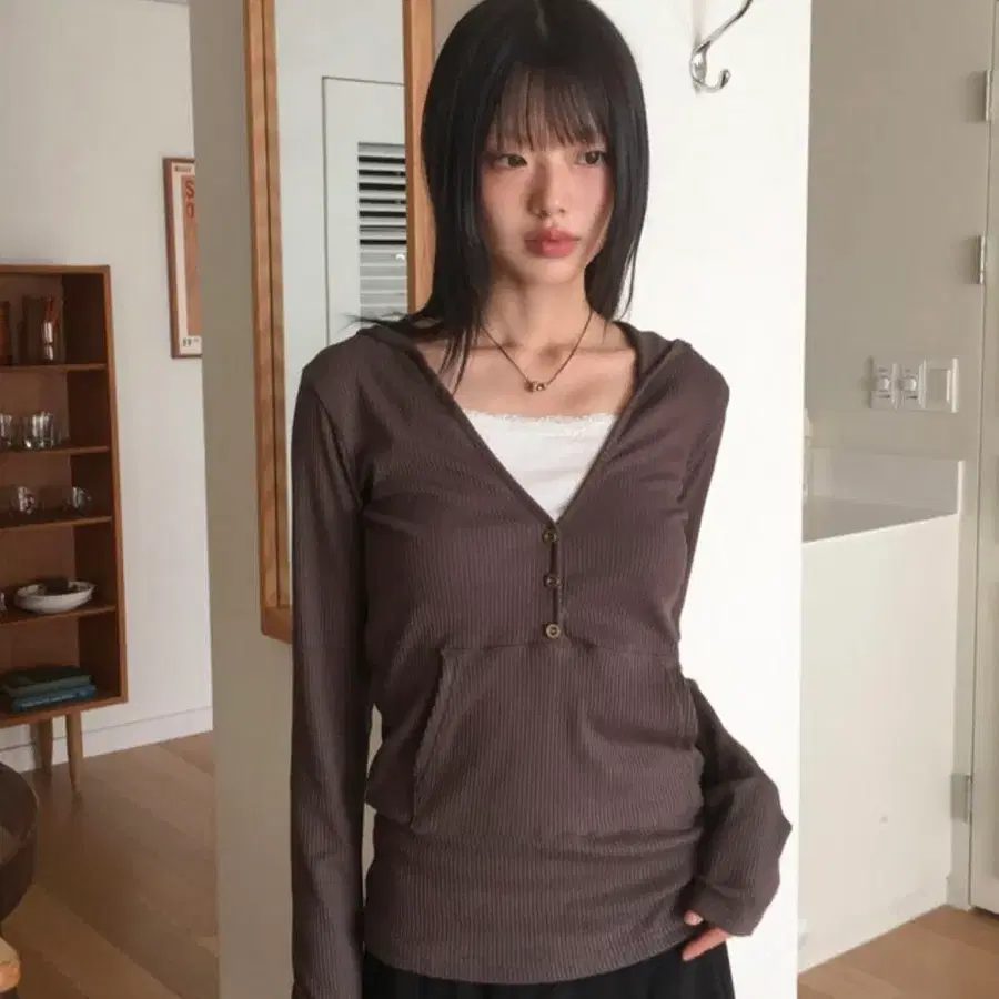 원더원더 티벗 빈티지 버튼 브이넥 골지 후드 티셔츠 브라운 긴팔