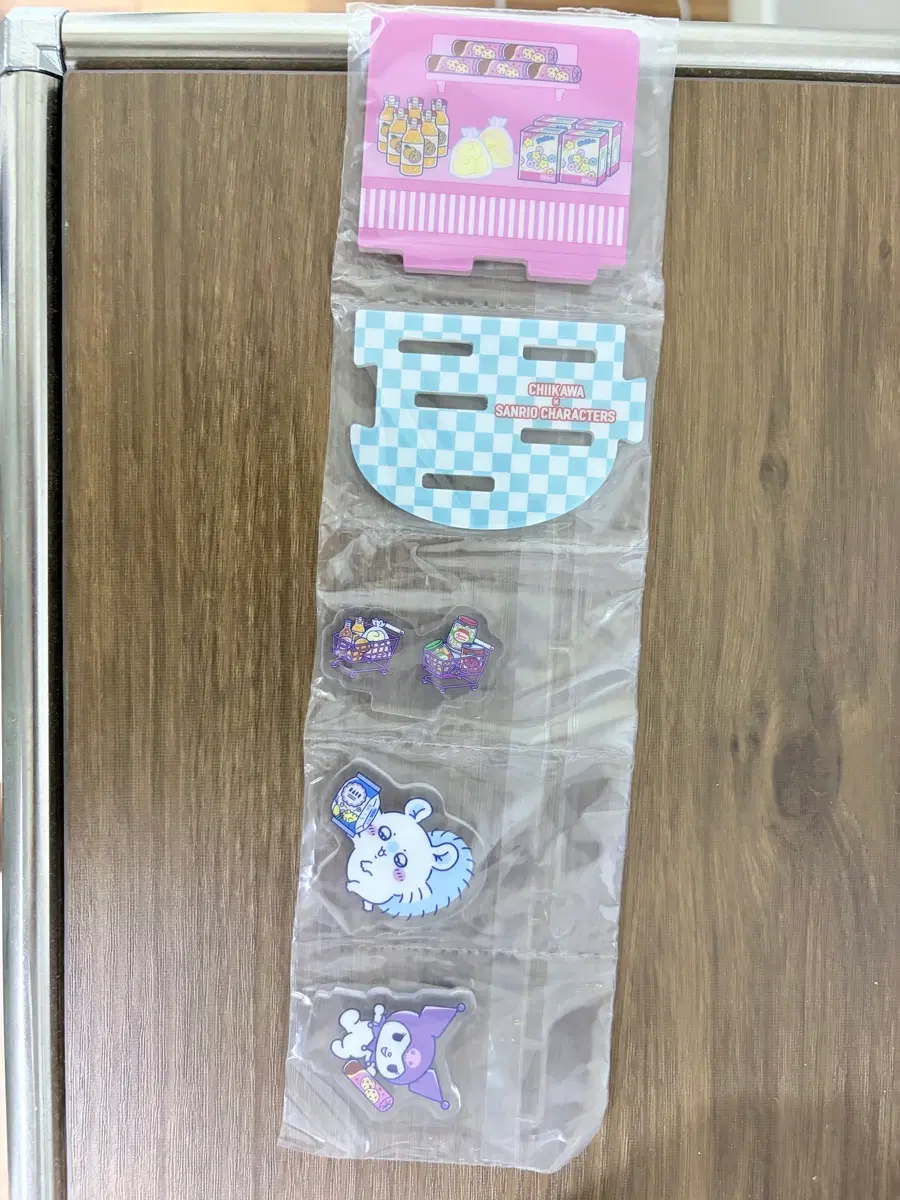 치이카와 산리오 콜라보 아크릴 모몽가