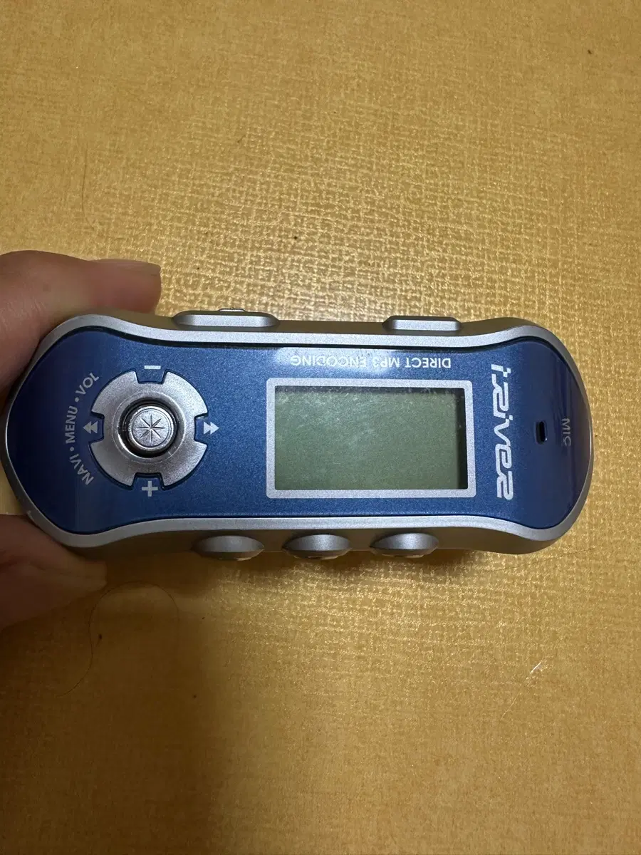 아이리버 ifp-380T 128MB MP3 부품용 / 소품용 판매합니다.