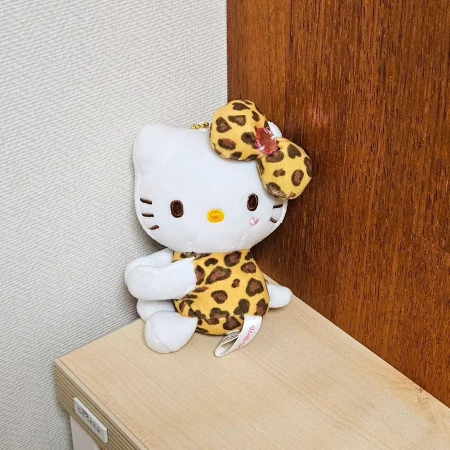 산리오 헬로 키티 인형 레오파드 호피 무늬 키링