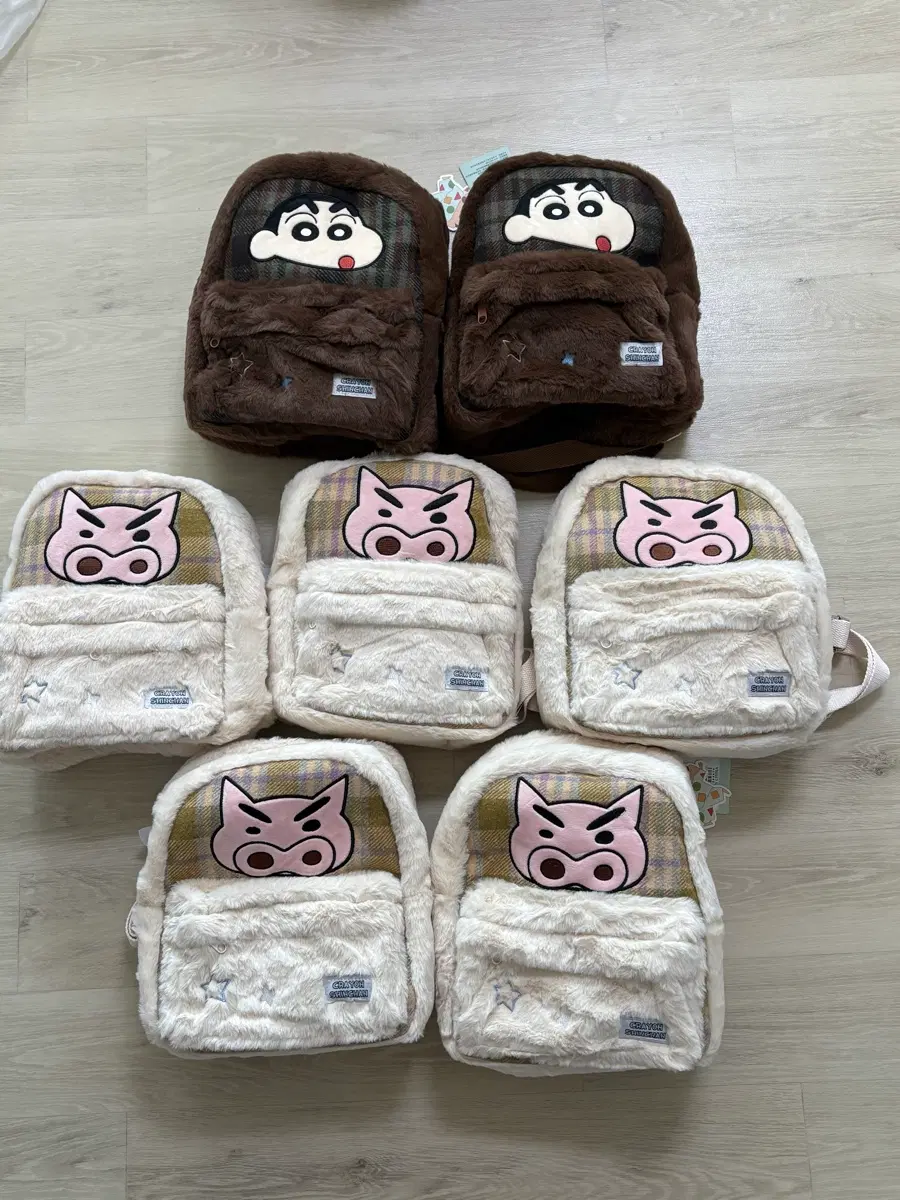 짱구 짱구는못말려 부리부리 대마왕 퍼 백팩 가방 브라운 / 베이지 새상품