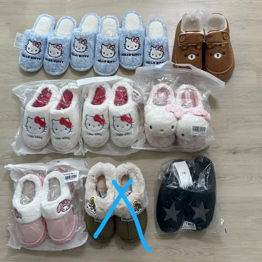 산리오 헬로키티 마이멜로디 짱아 리락쿠마 겨울 털 슬리퍼 어그 새상품