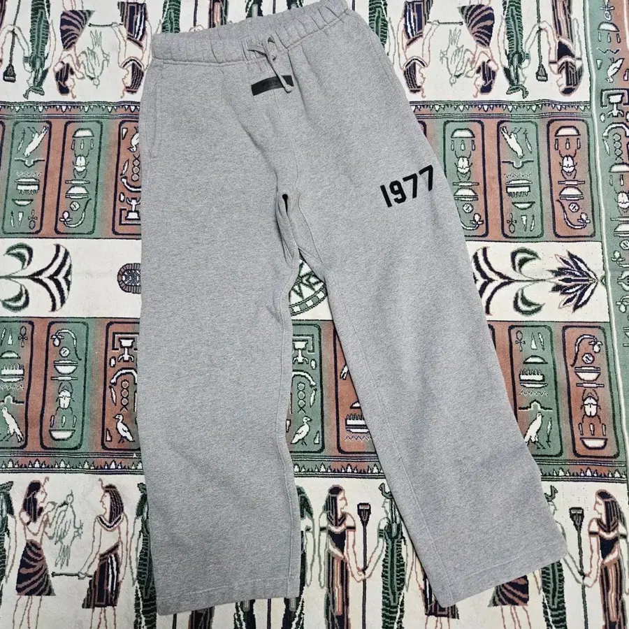 피오갓 에센셜 1977로고 기모 트레이닝팬츠 12size