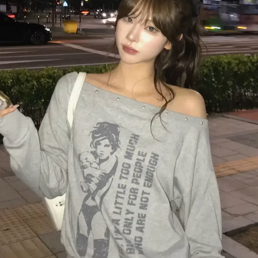 러브이즈트루 오프숄더