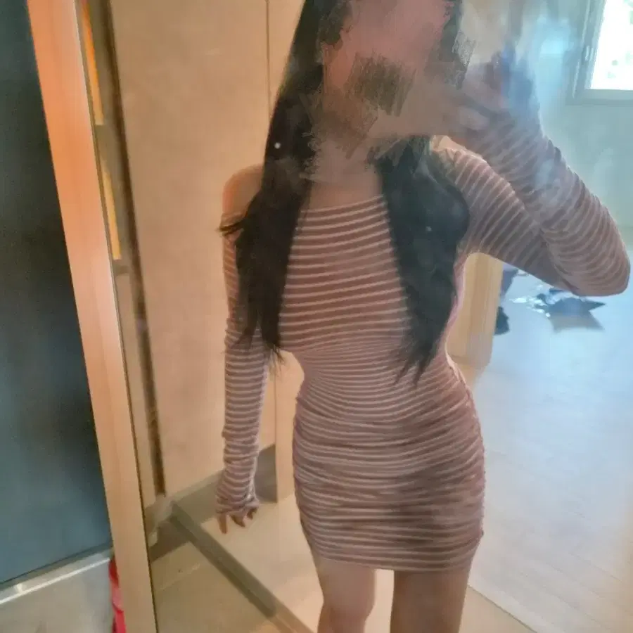 히프나틱 자체제작 보트넥 셔링 원피스