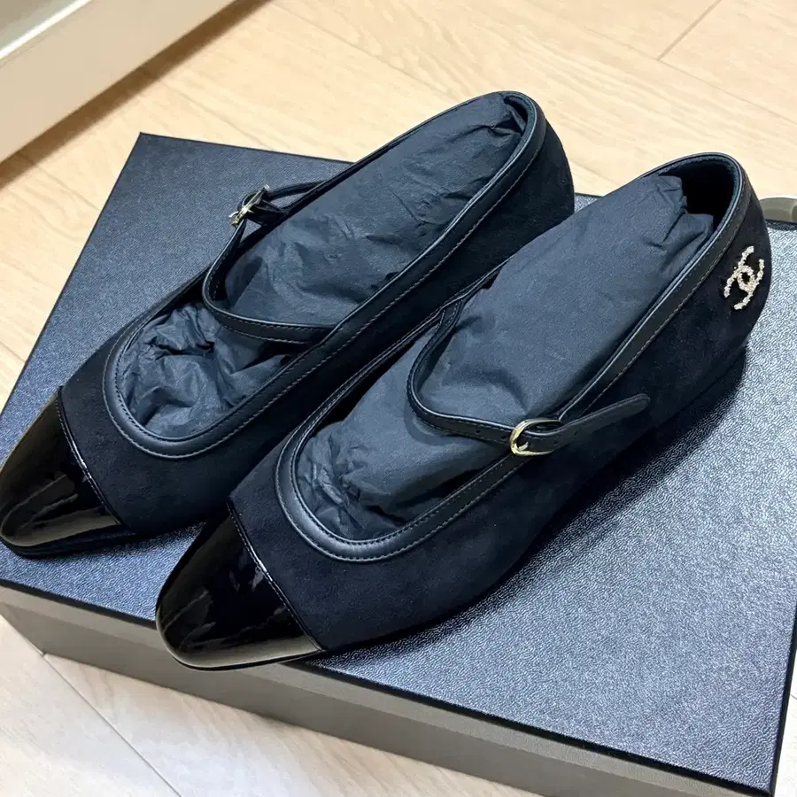 샤넬 24fw 메리제인 플랫슈즈 스웨이드 블랙