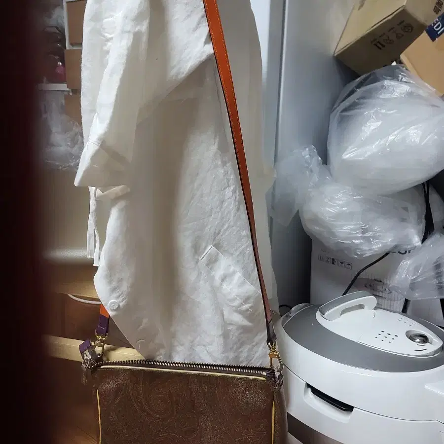 에트로 페이즐리 숄더백 브라운