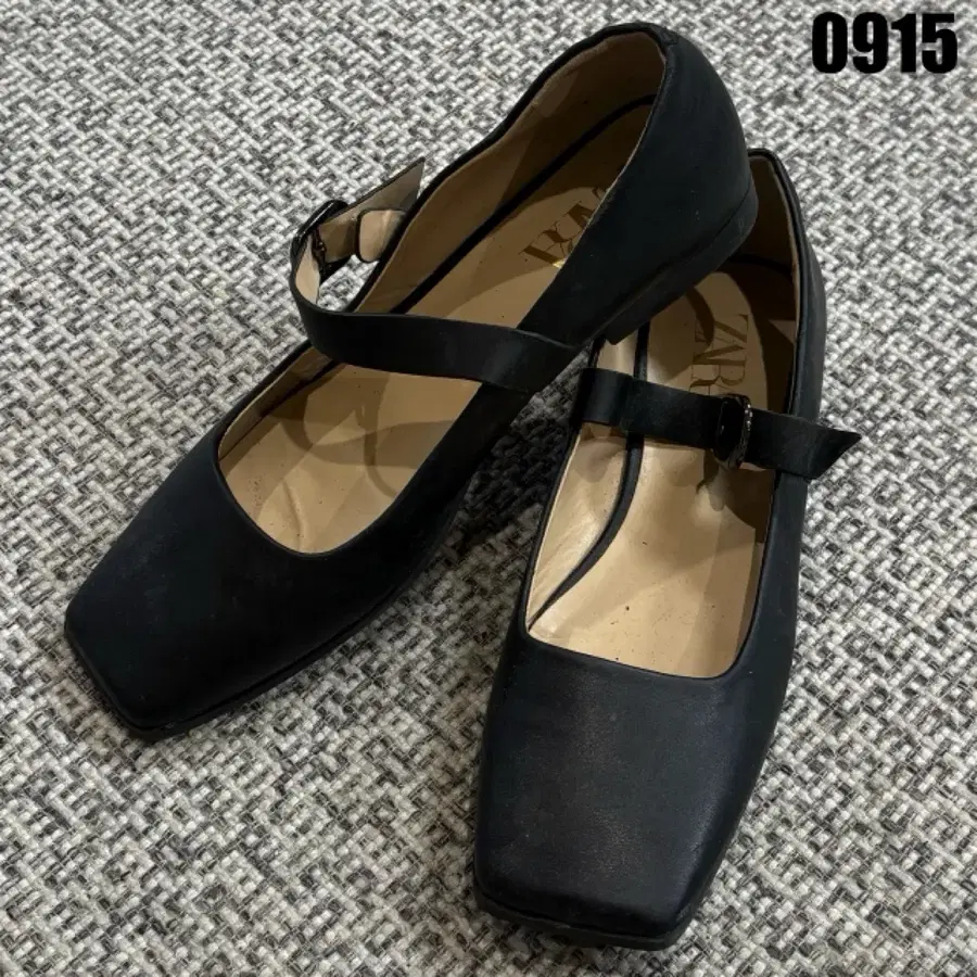 ZARA 메리제인 플랫 슈즈 블랙 265