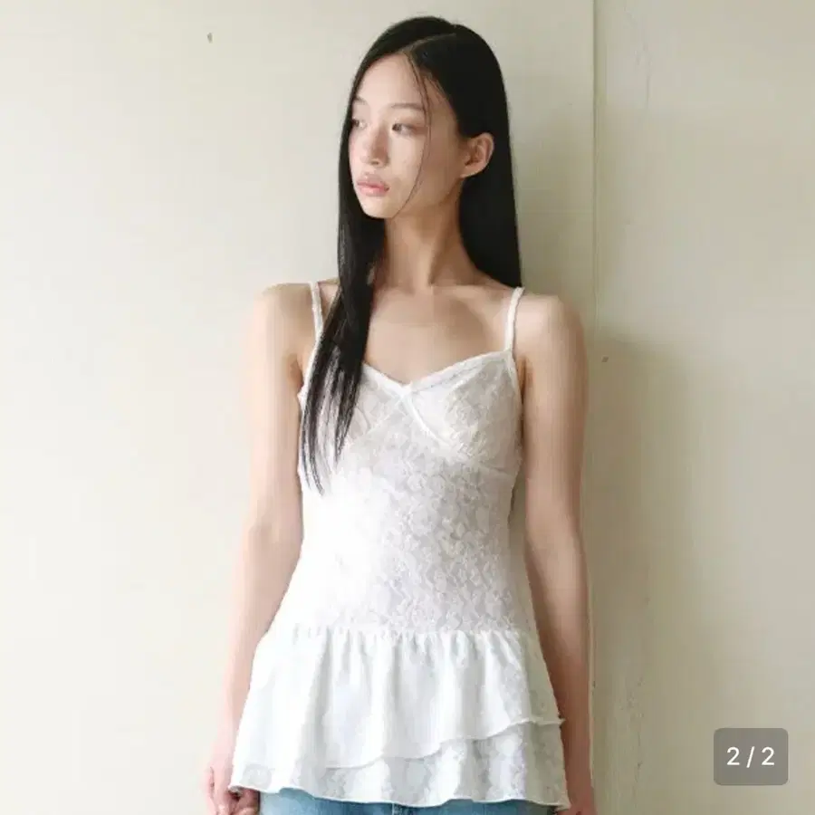 로라로라 LACE FRILL SLEEVELESS TOP WHITE