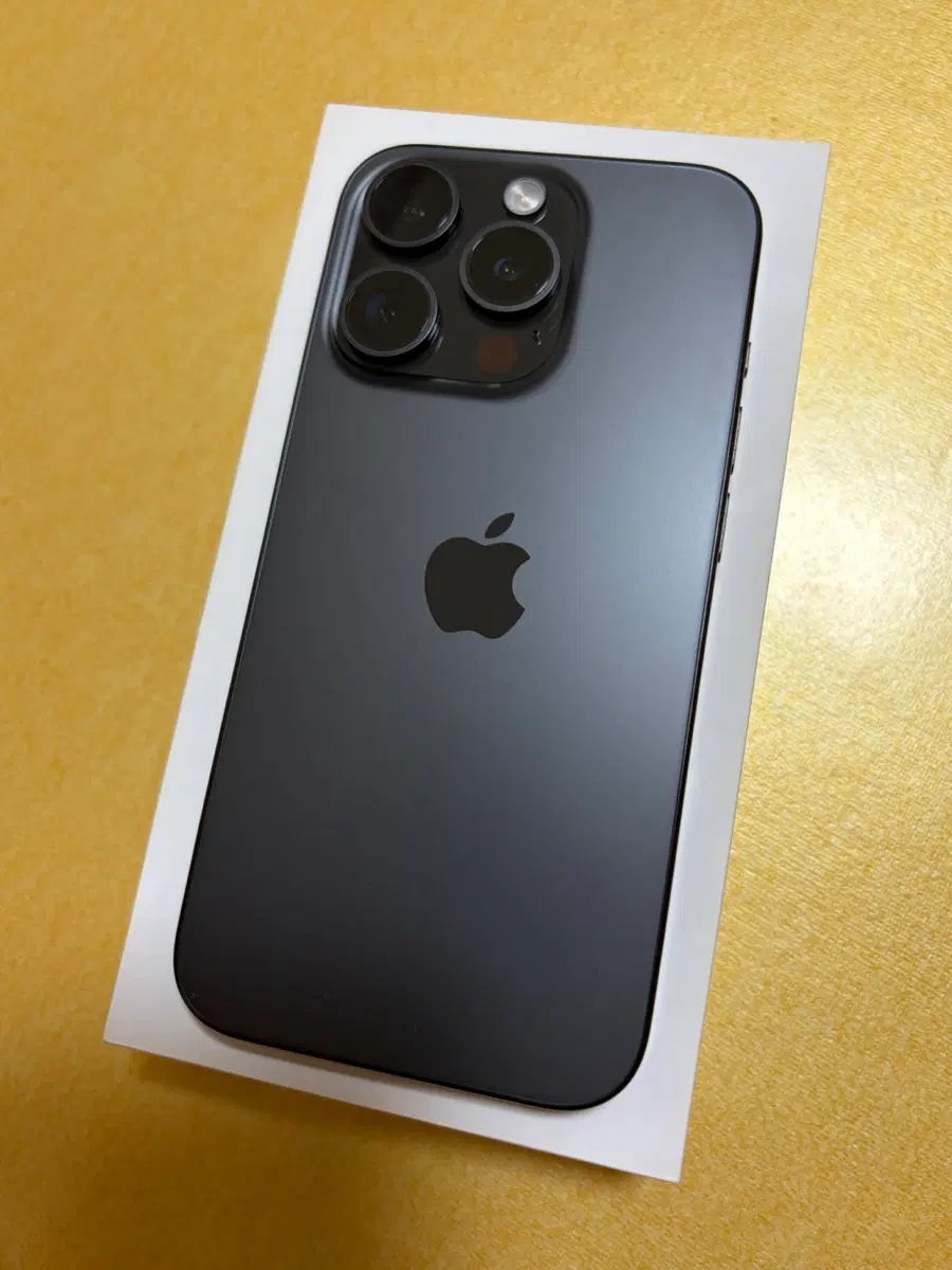 아이폰 15 프로 블랙 티타늄 128GB 애플케어플러스