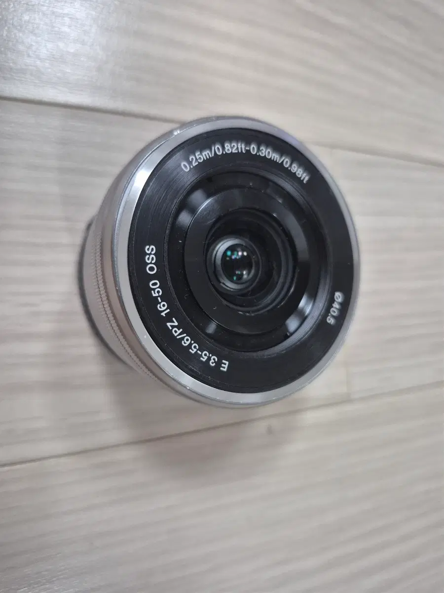 고장난 소니 E 3.5-5.6/PZ 16-50 OSS 렌즈