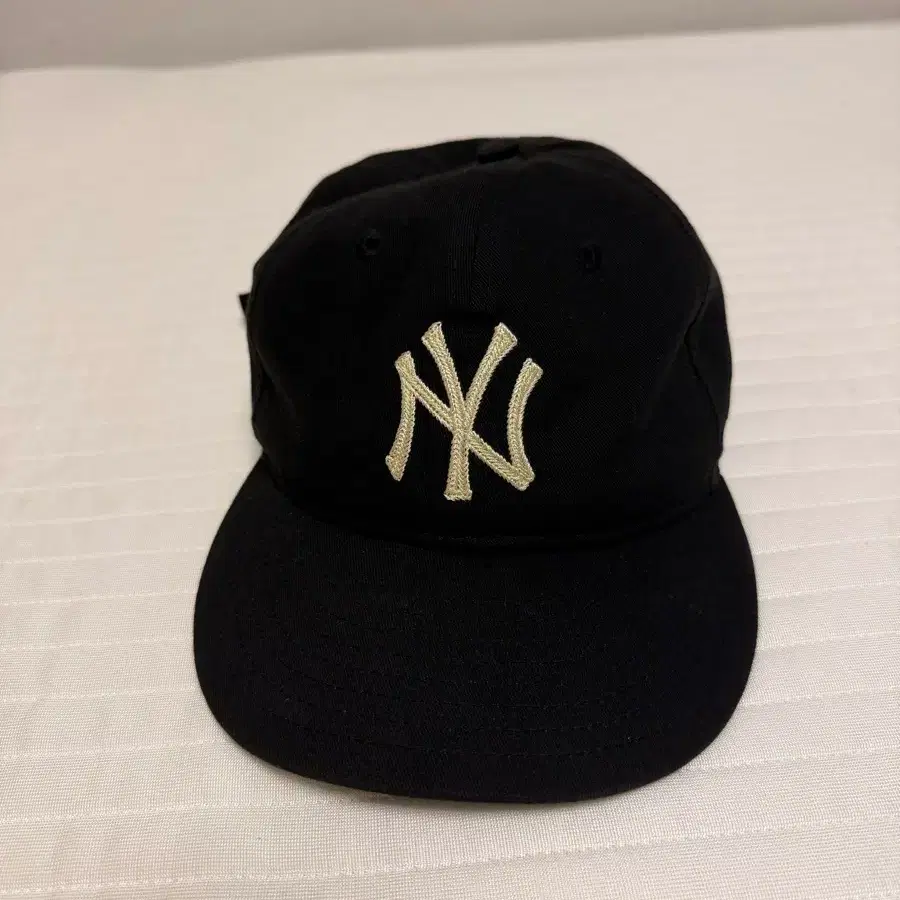 디스이즈네버댓 x 뉴에라 x MLB 뉴욕 양키스 9FIFTY 레트로 크라운 캡