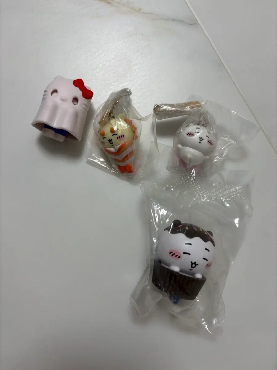 치이카와,키티 가챠/모몽가와 교환 가능