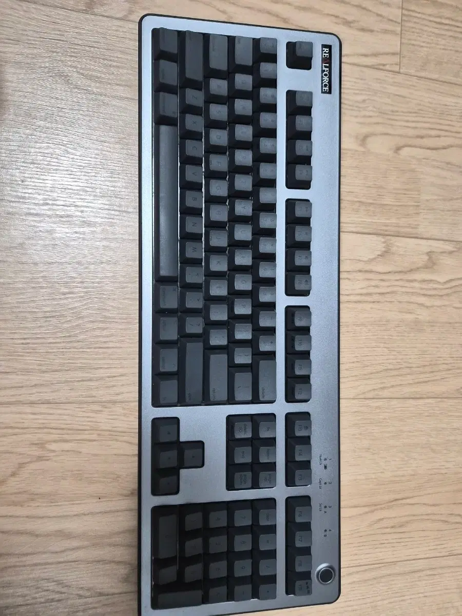 레오폴드 REALFORCE 키보드 R3 for mac 풀윤활 및 흡음 완료제품입니다.