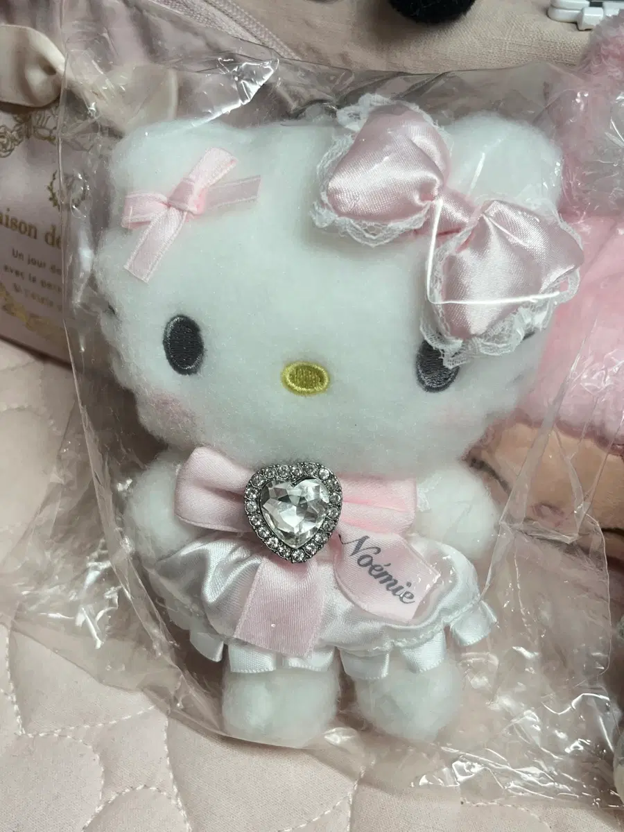 키티 NOEMIE 노에미 마스코트