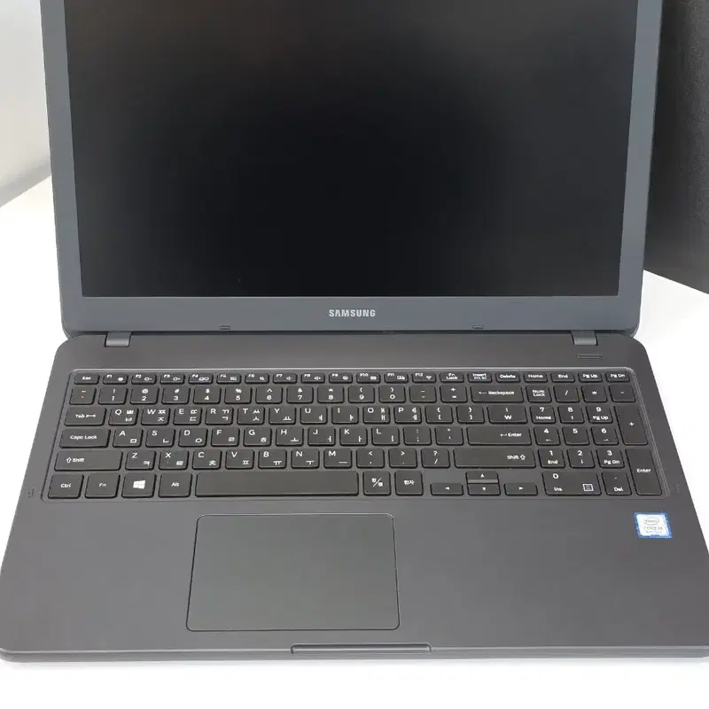 삼성 노트북5 15.6인치 i5 8세대CPU/SSD256GB 노트북
