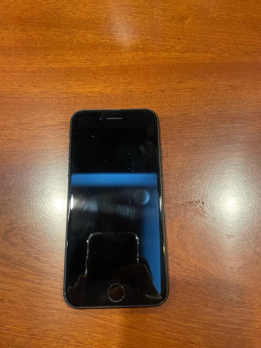 아이폰se2 블랙 64gb 판매합니다.