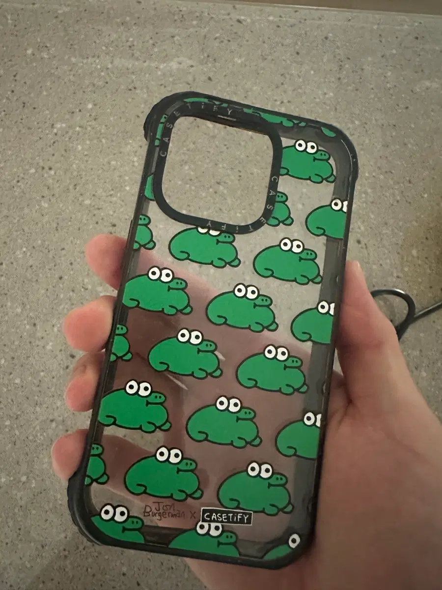 CASETiFY 폰케이스 개구리 패턴 아이폰14프로